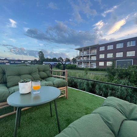 Cosy Tiny Houseboats Near Beach And Restaurants By Weltevreden Experience Zeewolde Exteriör bild