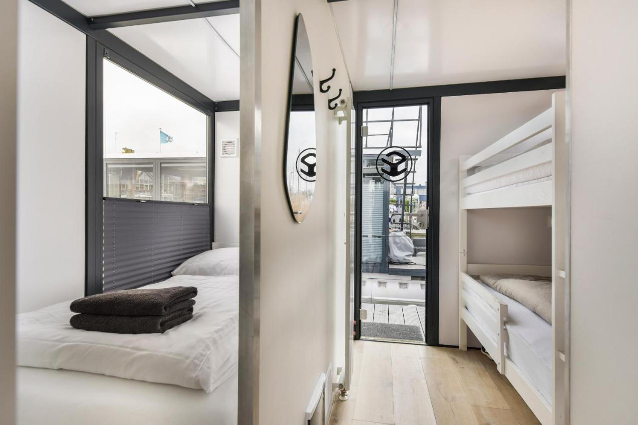 Cosy Tiny Houseboats Near Beach And Restaurants By Weltevreden Experience Zeewolde Exteriör bild