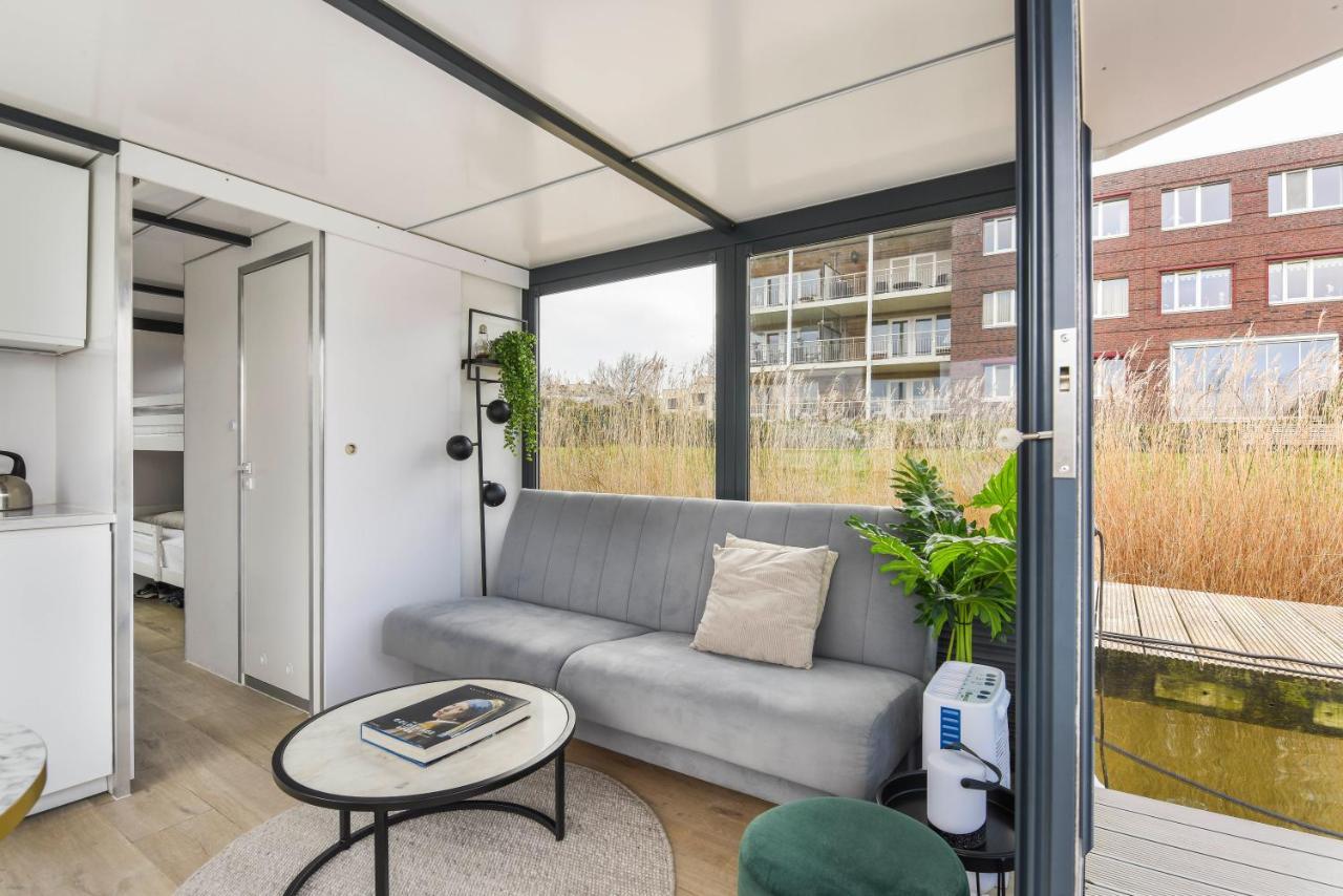 Cosy Tiny Houseboats Near Beach And Restaurants By Weltevreden Experience Zeewolde Exteriör bild