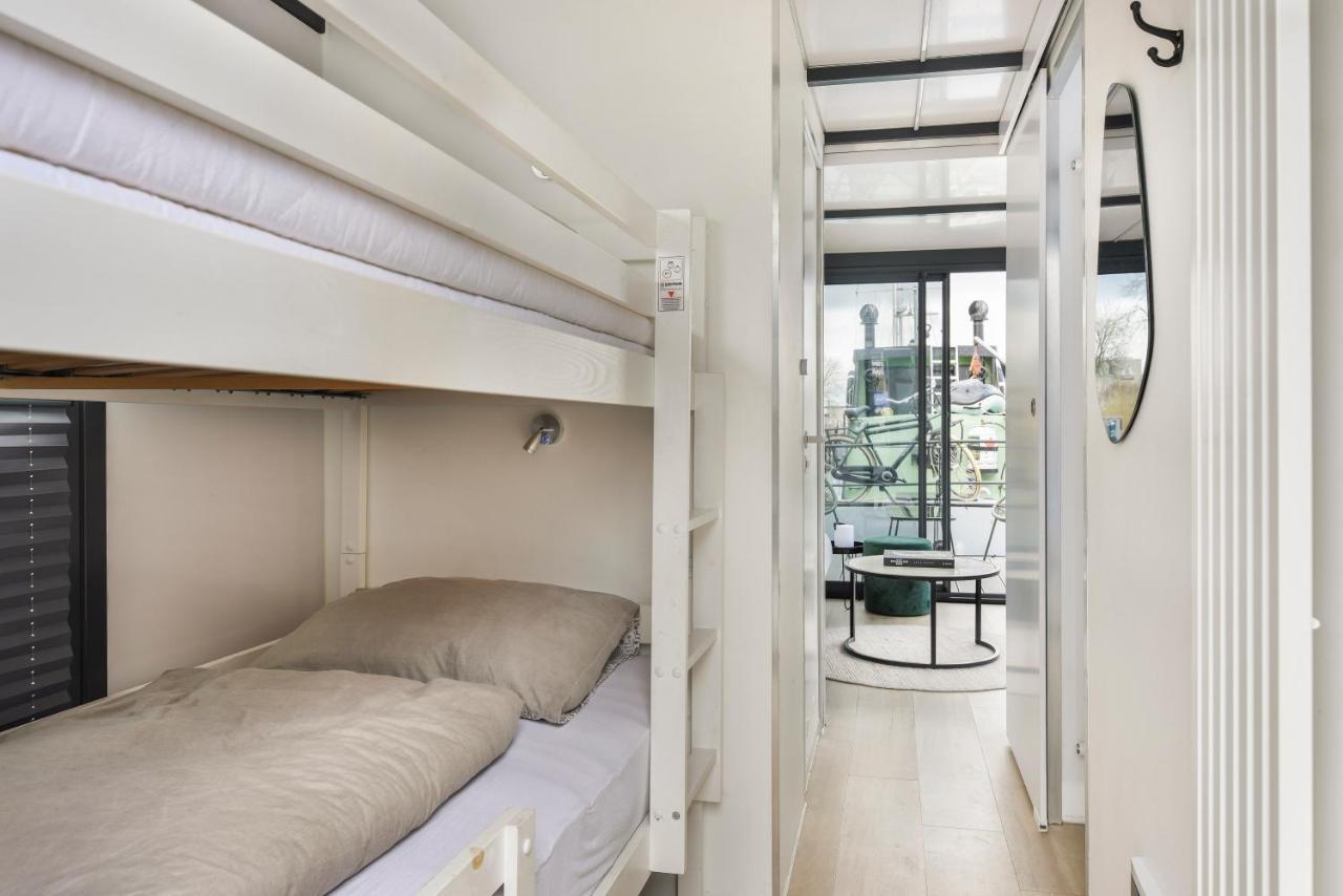 Cosy Tiny Houseboats Near Beach And Restaurants By Weltevreden Experience Zeewolde Exteriör bild