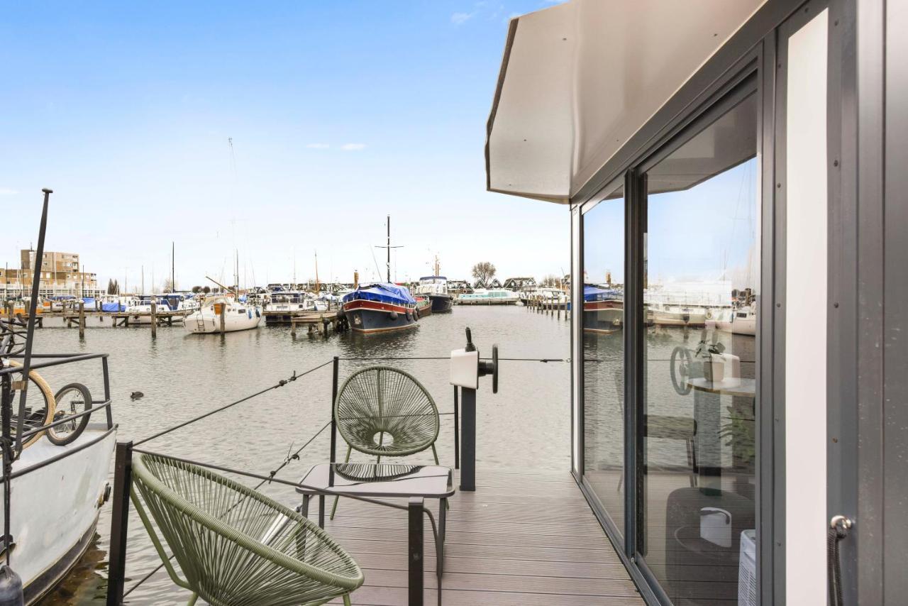 Cosy Tiny Houseboats Near Beach And Restaurants By Weltevreden Experience Zeewolde Exteriör bild