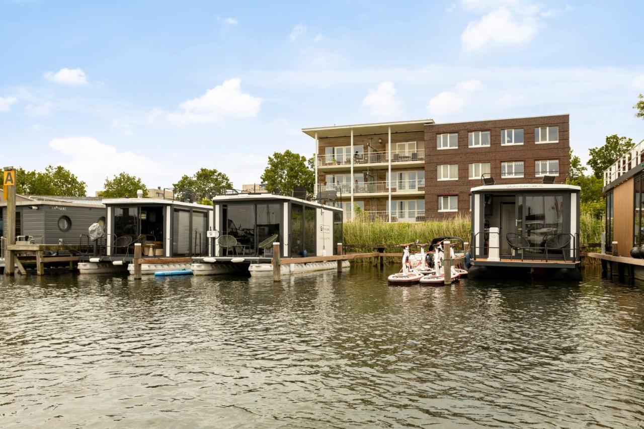Cosy Tiny Houseboats Near Beach And Restaurants By Weltevreden Experience Zeewolde Exteriör bild