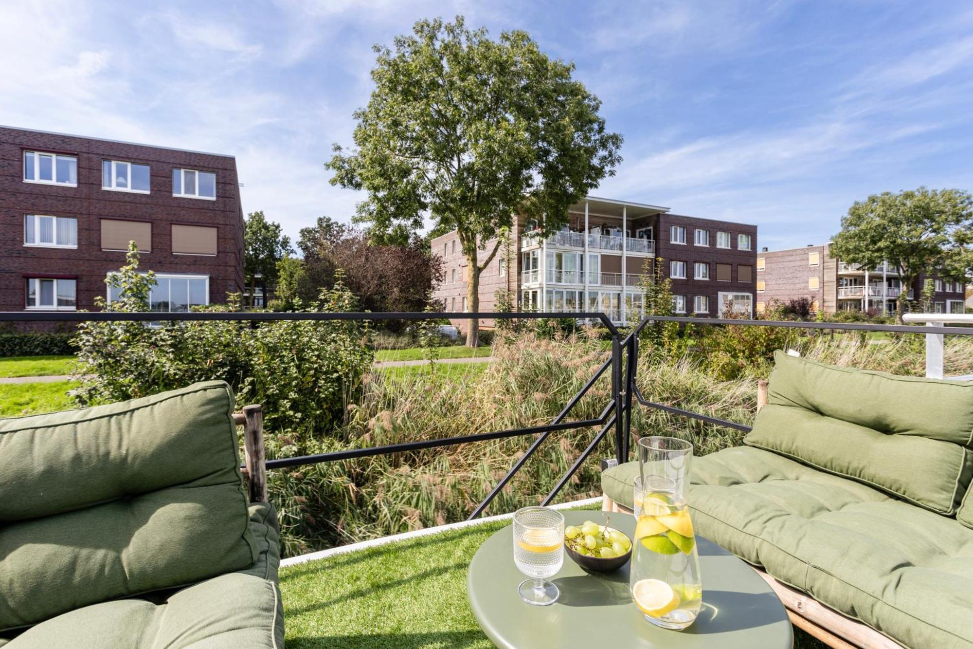 Cosy Tiny Houseboats Near Beach And Restaurants By Weltevreden Experience Zeewolde Exteriör bild